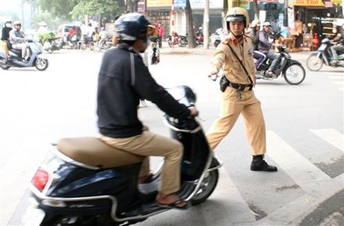 Cảnh sát giao thông dừng xe kiểm tra, xử lý vi phạm khi nào?